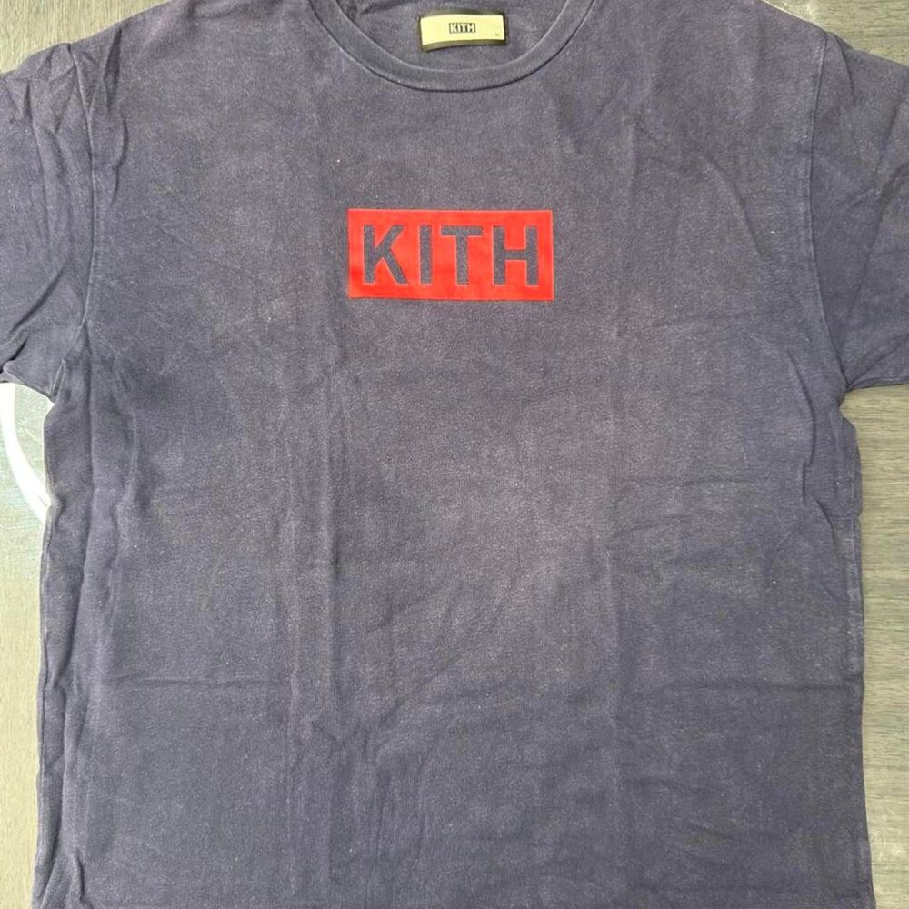 Kith Men's Navy and Blue T-shirt